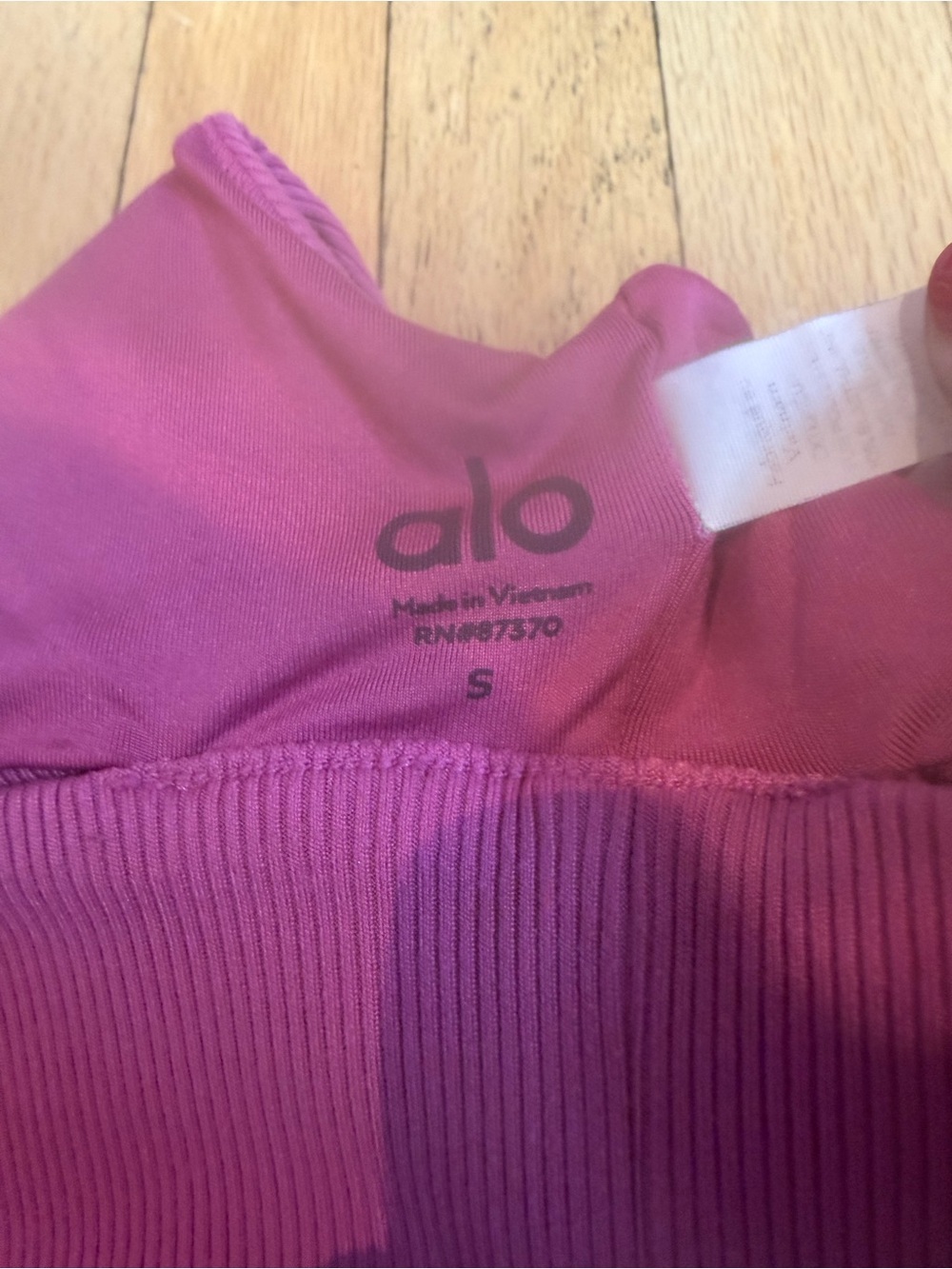 ALO Yoga Slit Bra - Picture 8 of 8